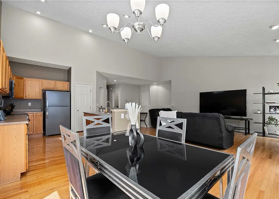 Dining area off the kitchen